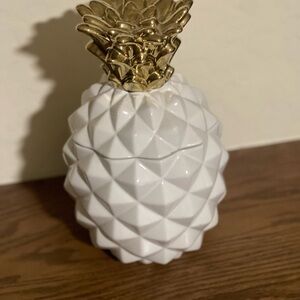 White and Gold Pineapple Ceramic Jar